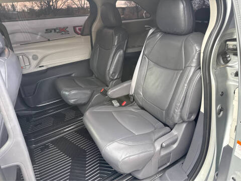 2021 Toyota Sienna LE 8-Passenger
