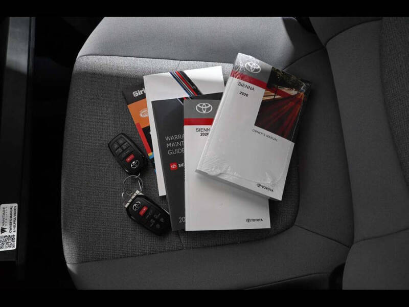 2026 Toyota Sienna LE 8-Passenger