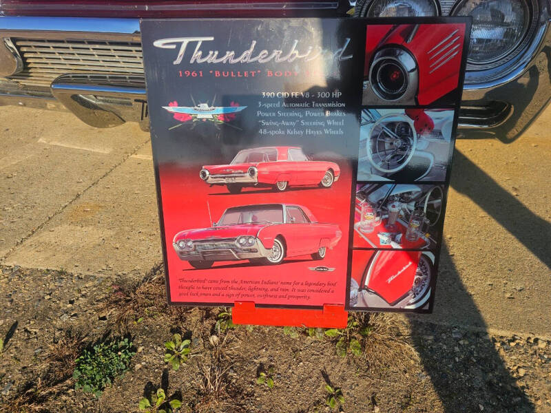 1961 Ford Thunderbird