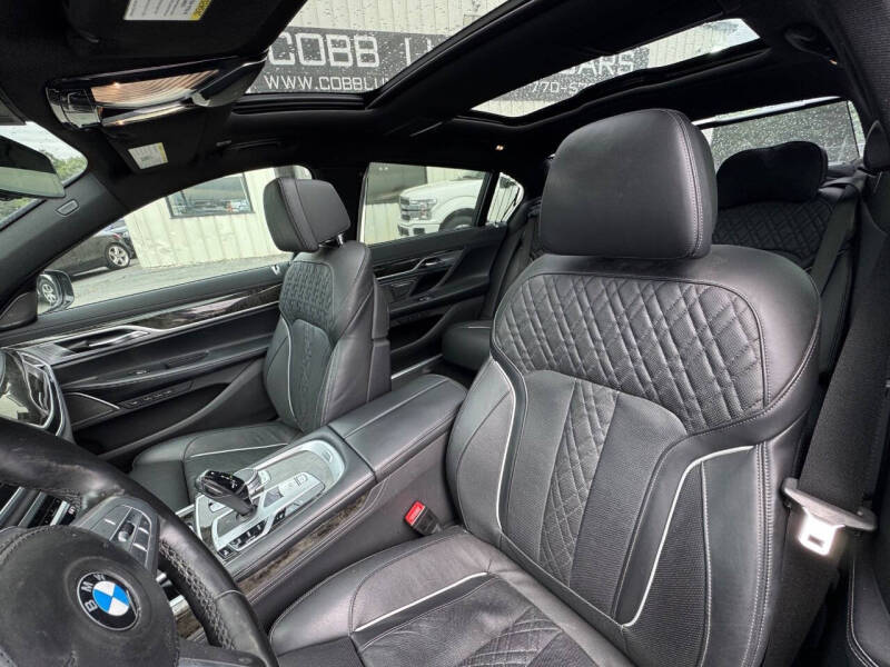 2022 BMW 7 Series 740i
