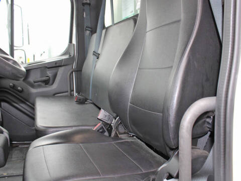 2024 Freightliner M2 106