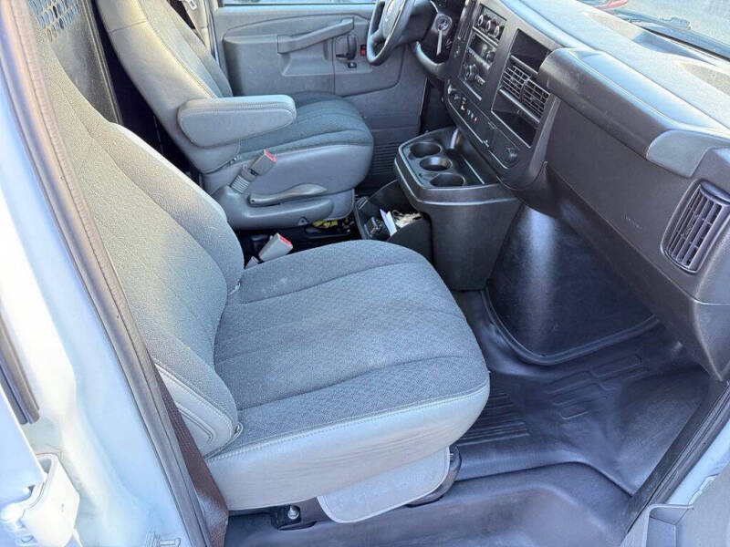 2024 GMC Savana 2500