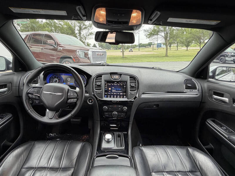 2018 Chrysler 300 S
