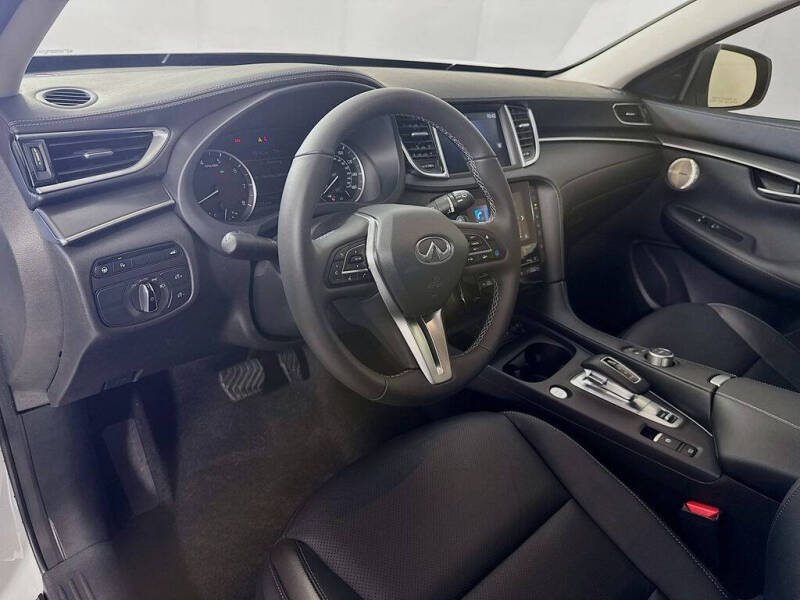 2025 Infiniti QX50 Luxe