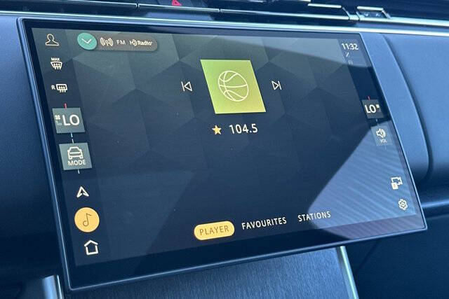 2025 Land Rover Range Rover P530 SE