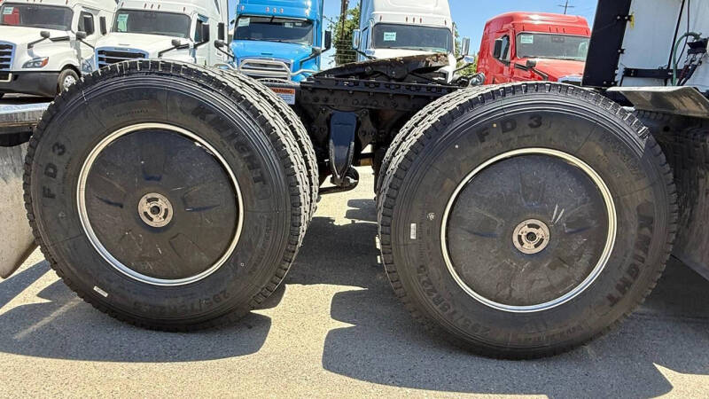 2023 Freightliner Cascadia