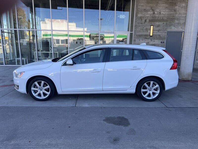 2016 Volvo V60 T5 Drive-E Premier