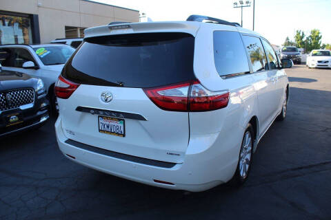 2015 Toyota Sienna