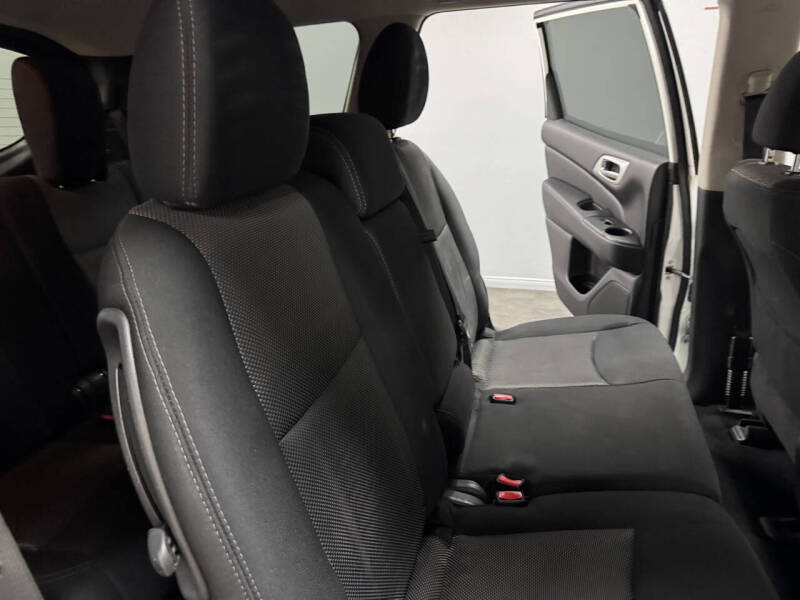 2019 Nissan Pathfinder S