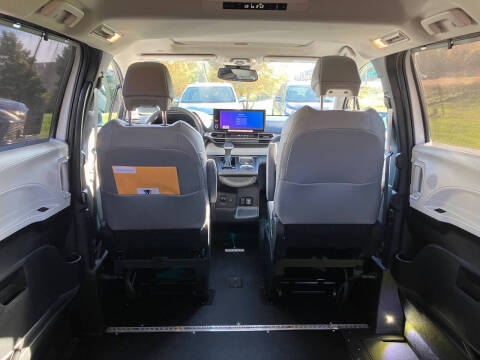 2025 Toyota Sienna XLE 7-Passenger