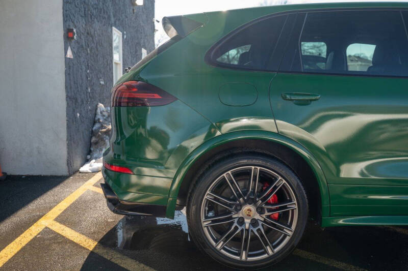 2016 Porsche Cayenne GTS