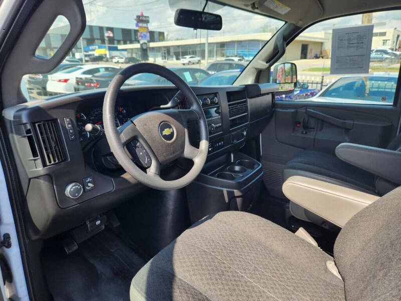 2022 Chevrolet Express 2500