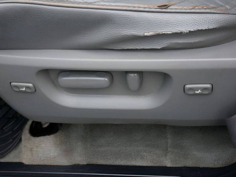 2008 Toyota Sequoia SR5