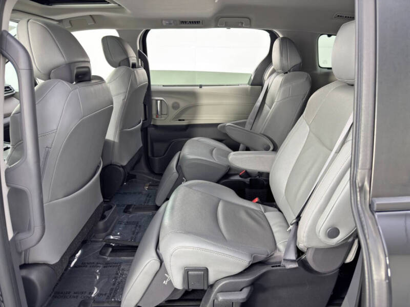 2022 Toyota Sienna Limited 7-Passenger