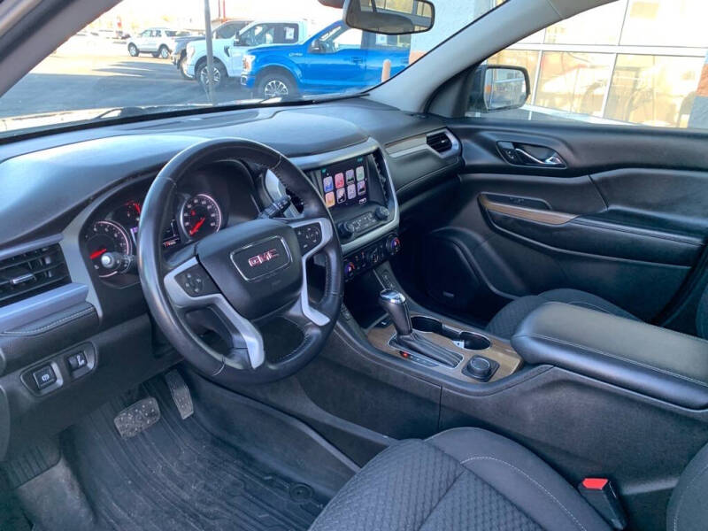 2017 GMC Acadia SLE-2