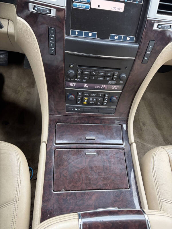 2012 Cadillac Escalade Luxury