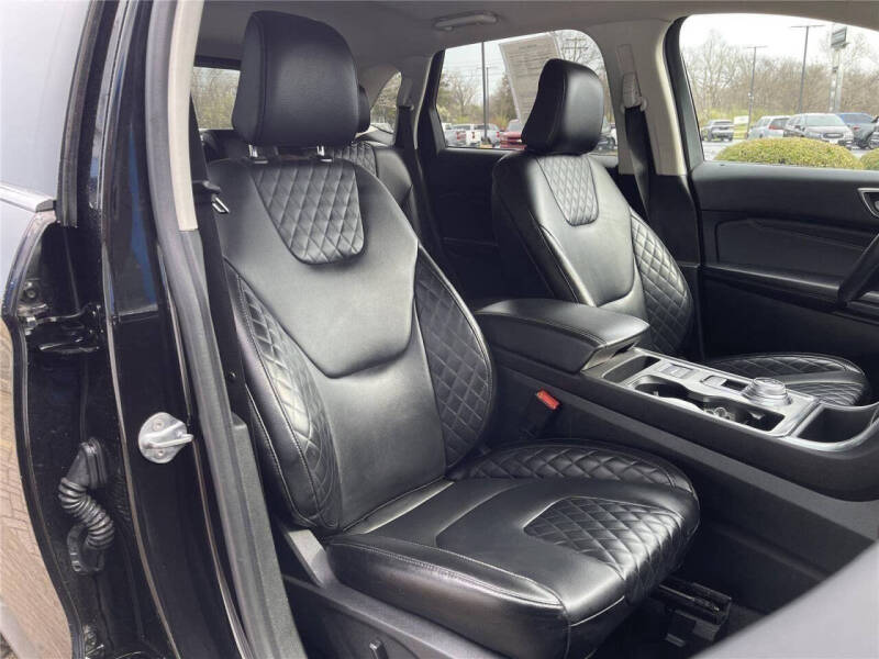 2024 Ford Edge Titanium