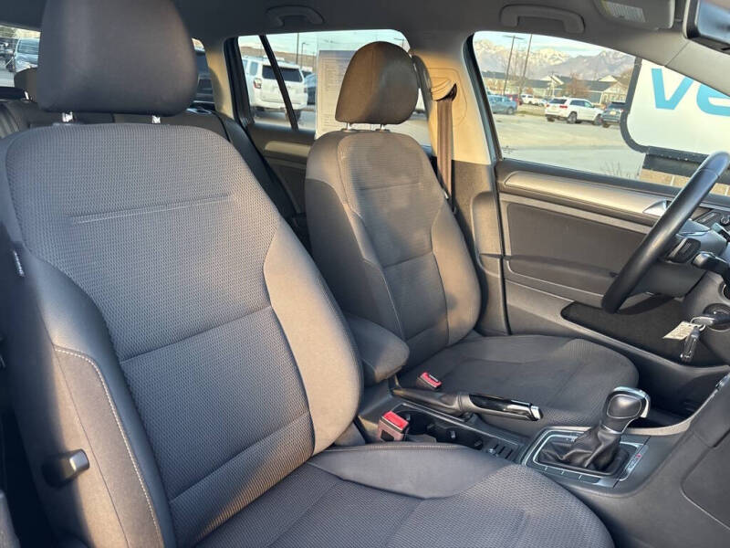 2017 Volkswagen Golf SportWagen TSI S 4Motion