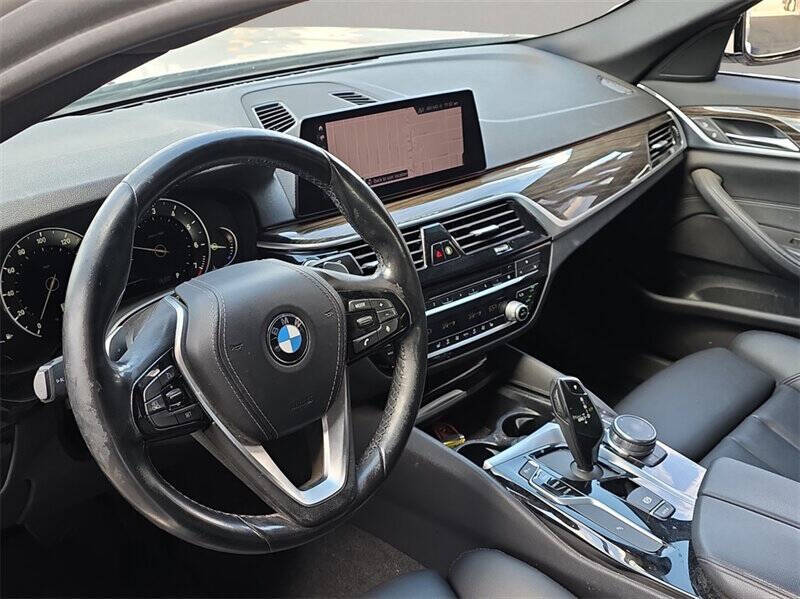2019 BMW 5 Series 530i