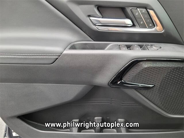 2025 Chevrolet Silverado EV LT