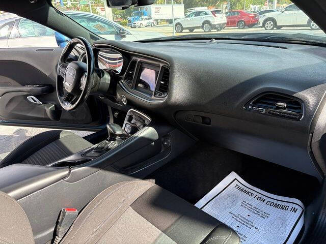 2021 Dodge Challenger SXT