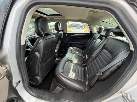2016 Ford Fusion SE