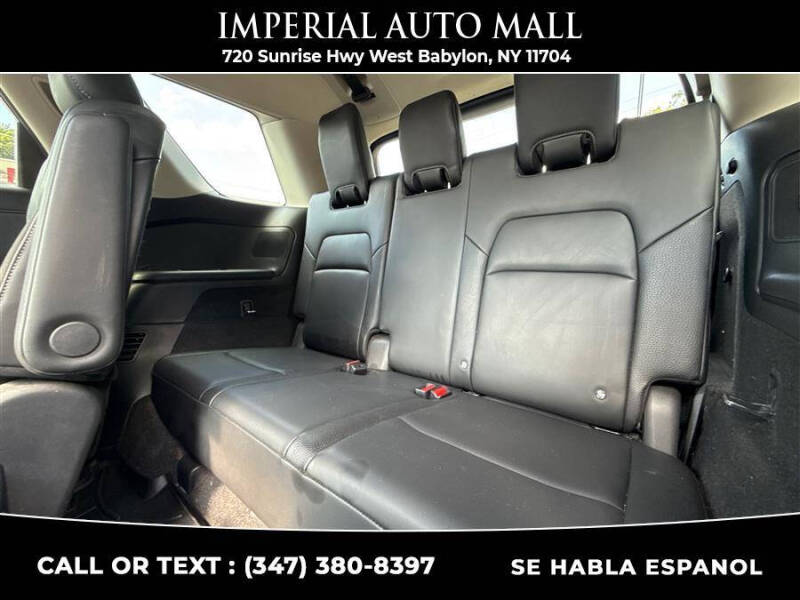 2022 Nissan Pathfinder SL