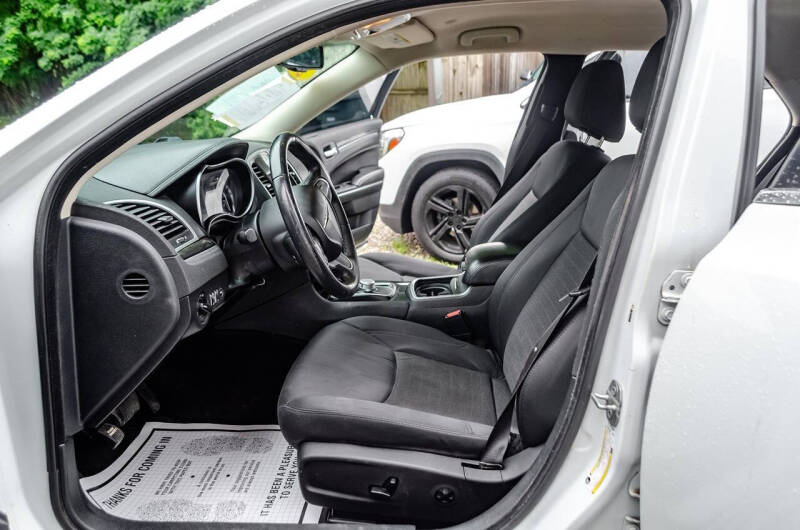 2018 Chrysler 300 Touring