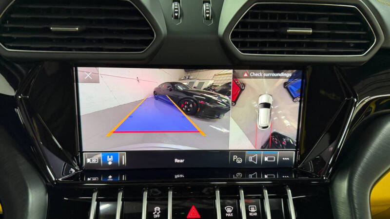 2022 Lamborghini Urus