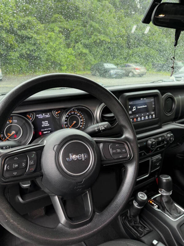 2022 Jeep Gladiator Willys Sport