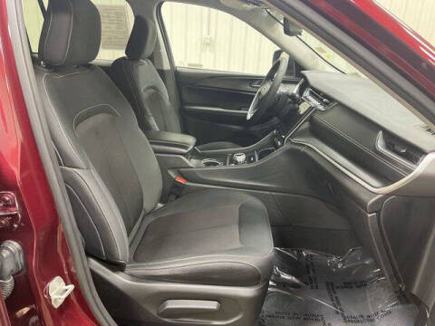 2023 Jeep Grand Cherokee Laredo