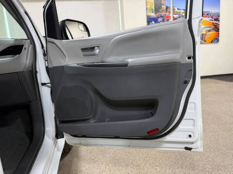 2015 Toyota Sienna LE 7-Passenger