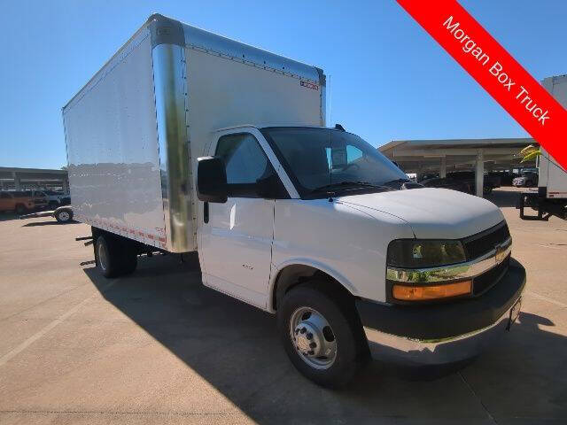 2025 Chevrolet Express Cutaway Base's photo