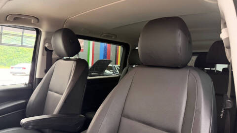 2023 Mercedes-Benz Metris Passenger