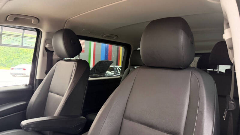 2023 Mercedes-Benz Metris Passenger
