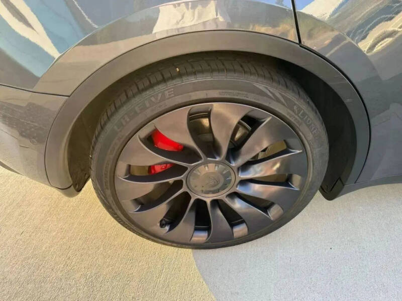 2024 Tesla Model Y Performance