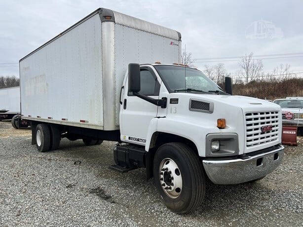 2005 GMC C6500's photo