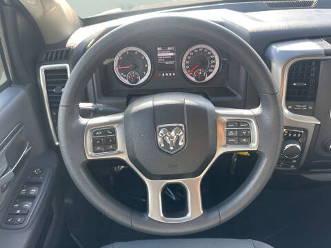 2024 RAM 1500 Classic SLT