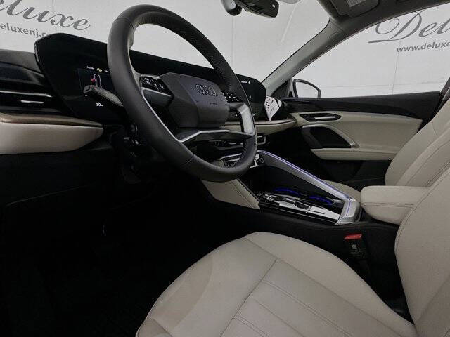 2025 Audi Q5 quattro Premium TFSI