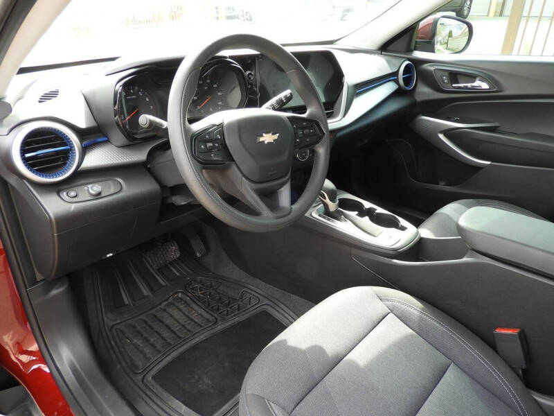 2025 Chevrolet Trax LS