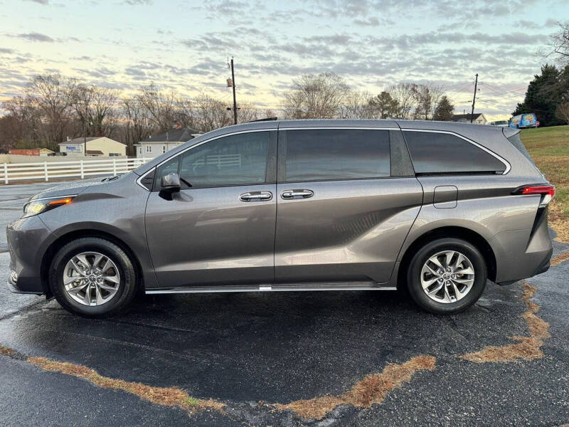 2022 Toyota Sienna XLE 7-Passenger
