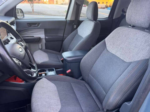 2022 Ford Maverick XL