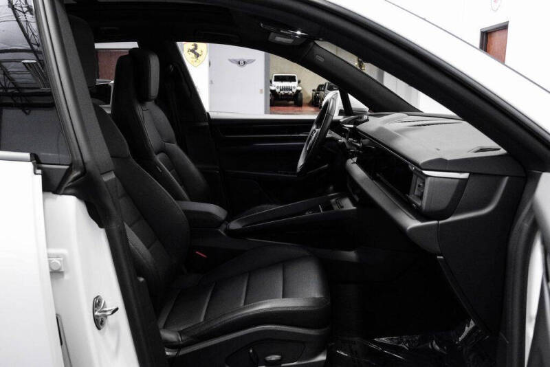 2024 Porsche Macan 4 Electric