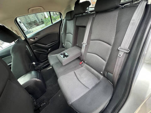 2015 Mazda MAZDA3 i Touring