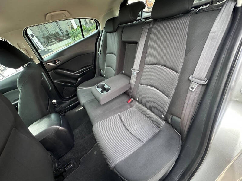 2015 Mazda MAZDA3 i Touring