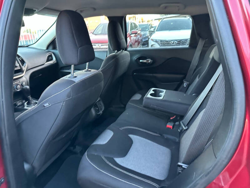 2015 Jeep Cherokee Sport