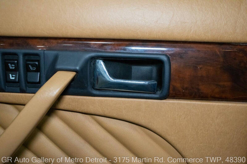 1991 Mercedes-Benz 560-Class 560 SEL