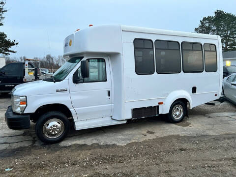 2016 Ford E-Series for sale at Claborn Motors, INC in Cambridge City IN