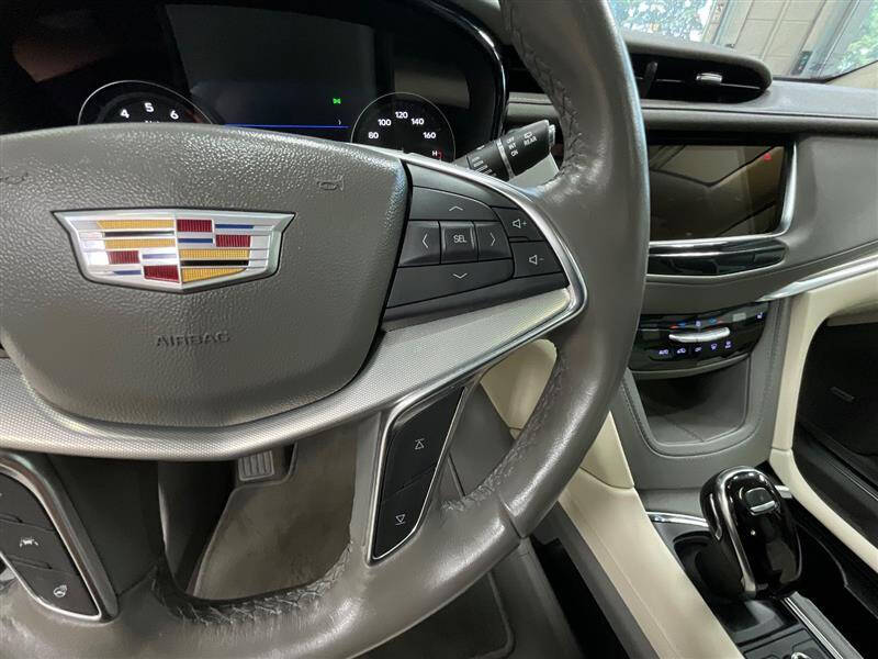 2022 Cadillac XT5 Premium Luxury