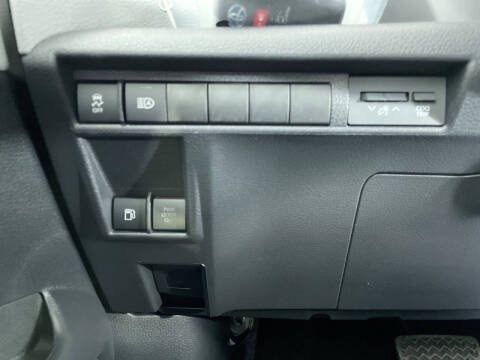 2025 Toyota Sienna LE 8-Passenger